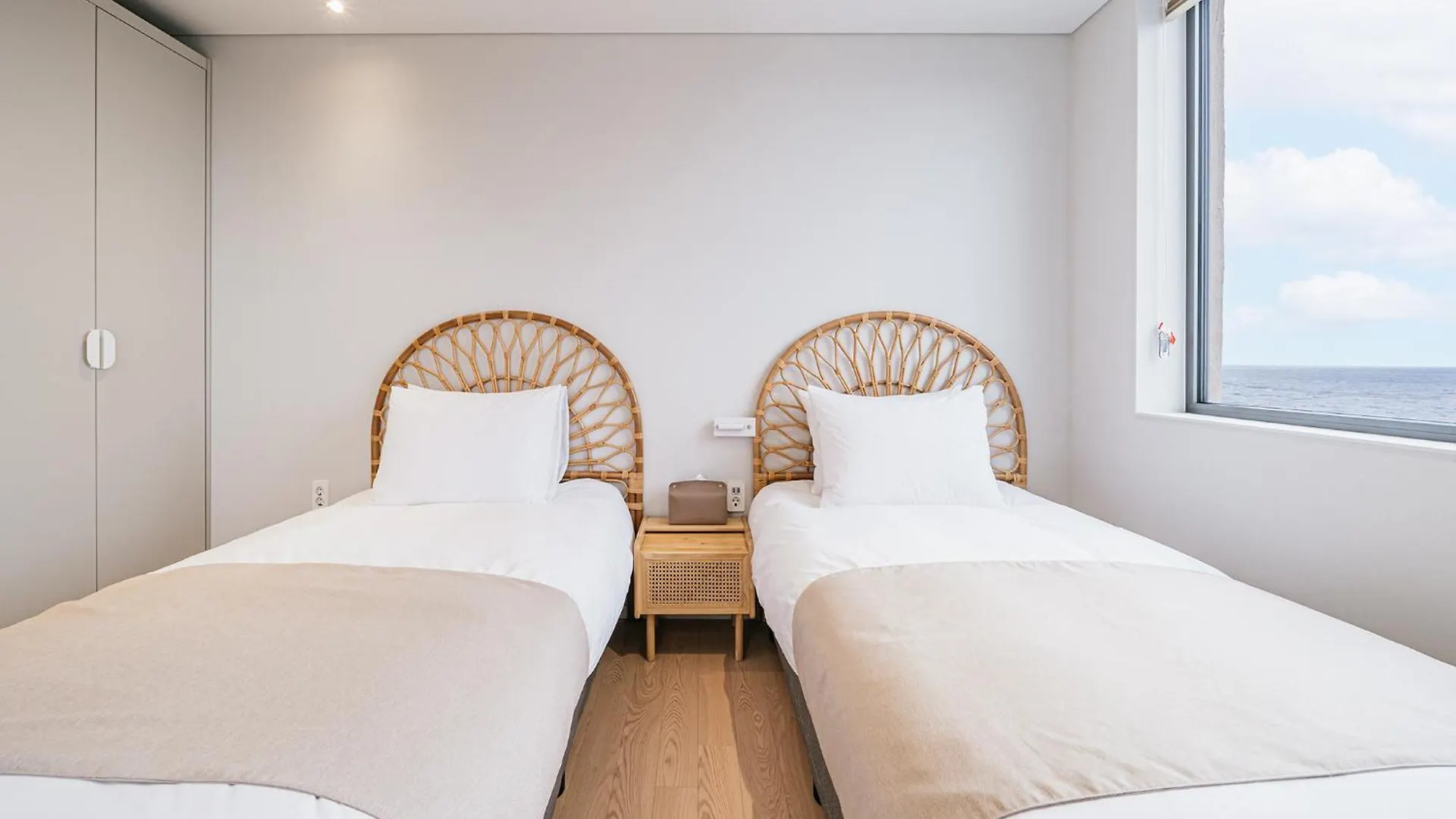 Ddosi Aewol Pool Villa 제주 0*,