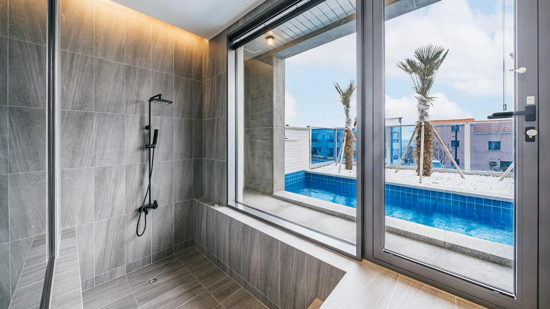 Ddosi Aewol Pool Villa Jeju