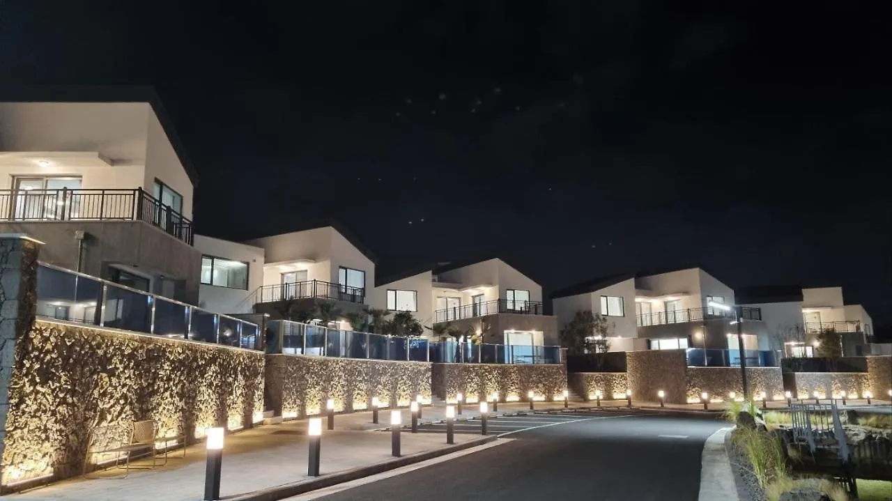 Ddosi Aewol Pool Villa Jeju Sydkorea