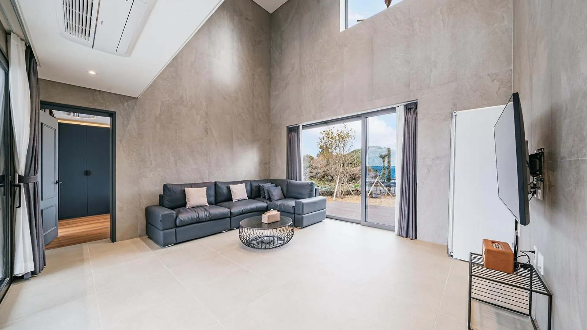 Ddosi Aewol Pool Villa Jeju Sydkorea