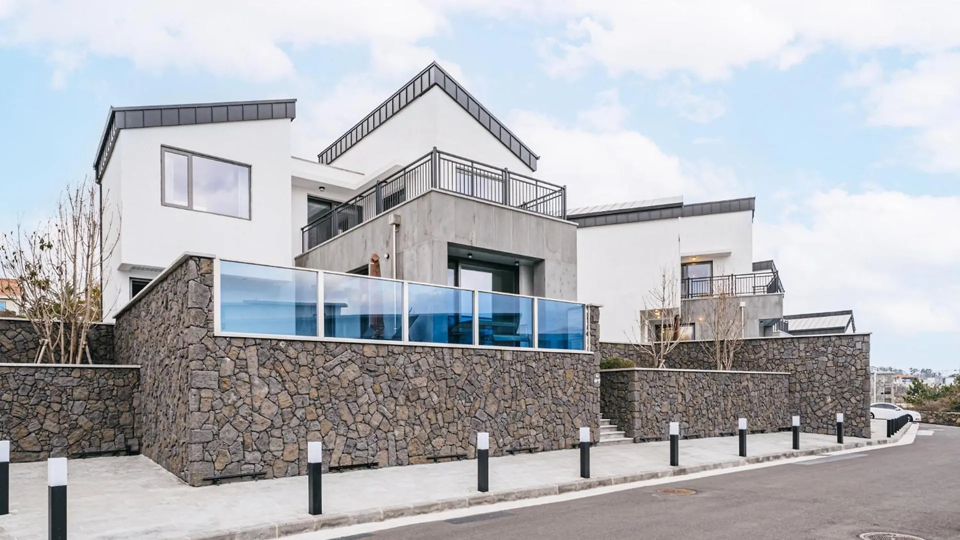 Ddosi Aewol Pool Villa Jeju